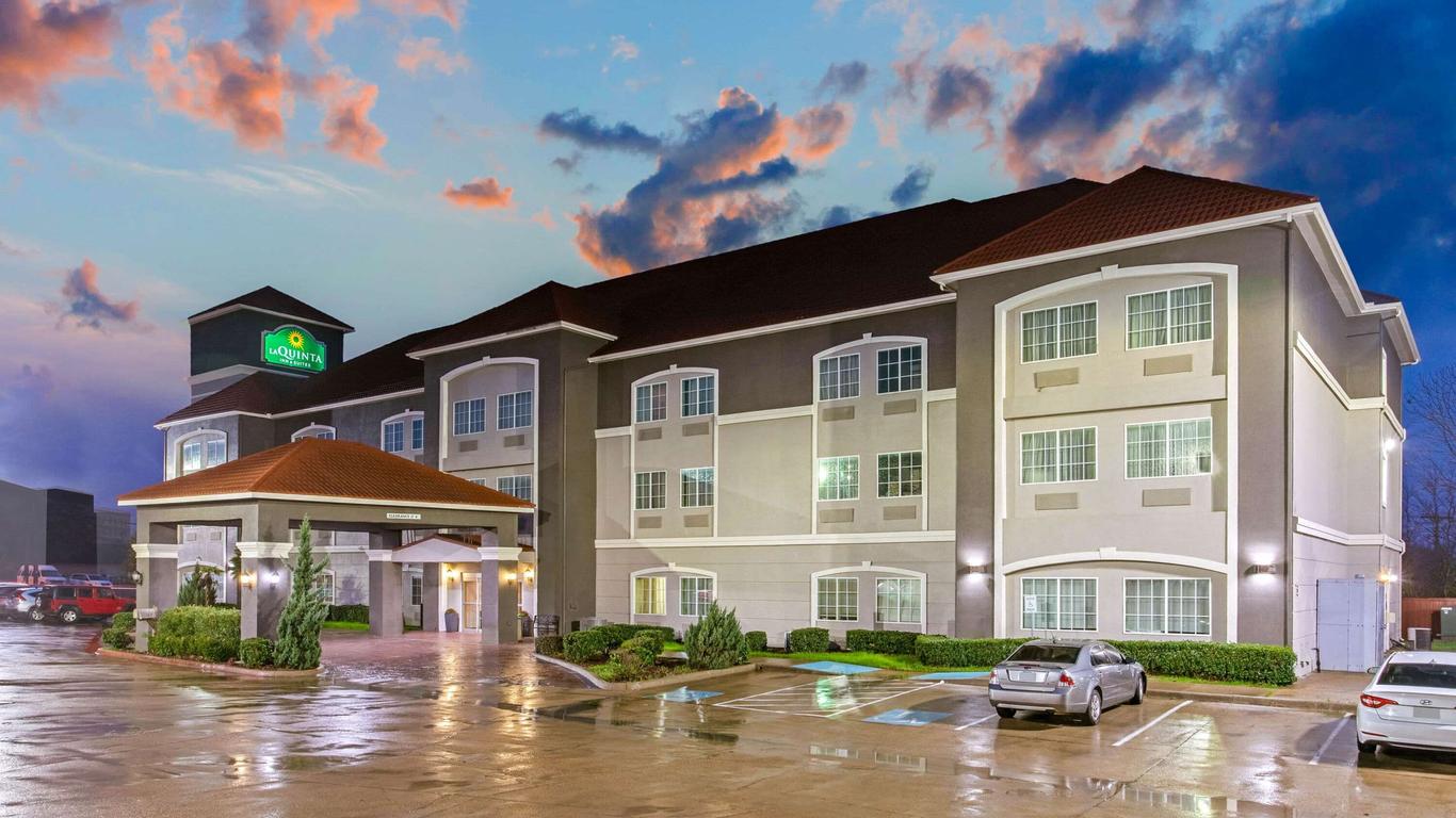 La Quinta Inn & Suites by Wyndham Cleburne